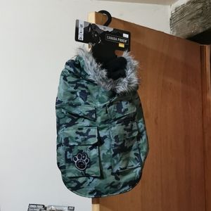 Canada Pooch everest explorer, new, camo size 16